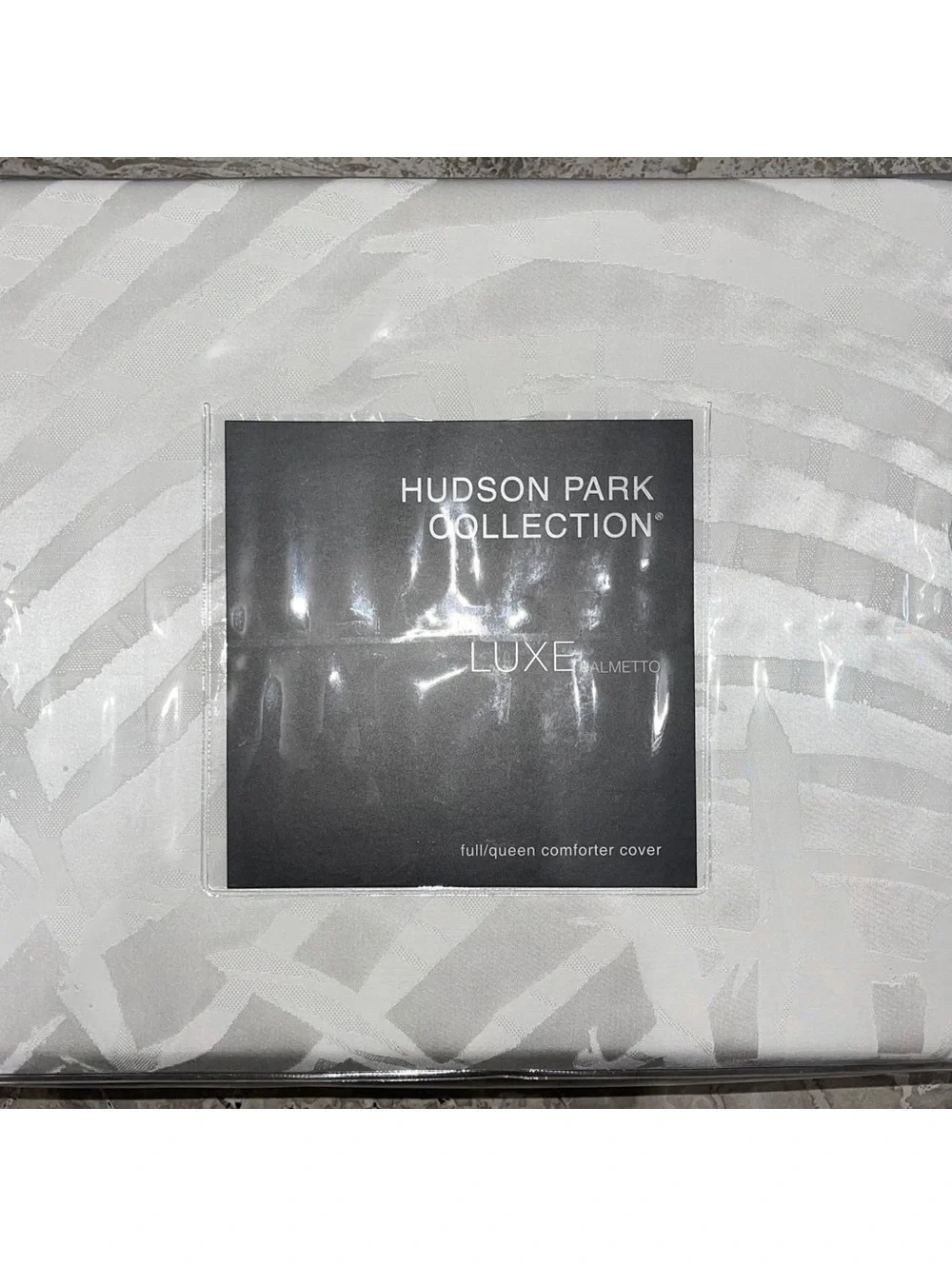 Hudson Park Palmetto Silk Blend Queen Duvet Cover + 2-Pillow Shams in White NWT